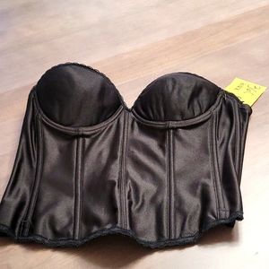 NWT Strapless Ribbed Corset